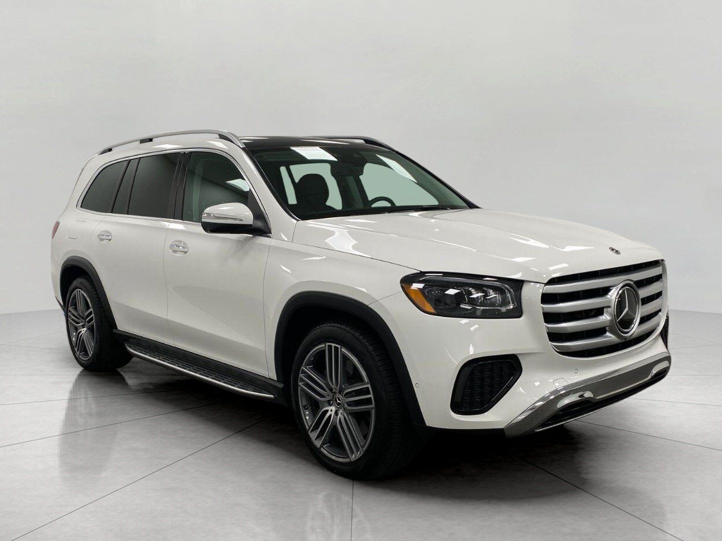 Certified 2026 Mercedes-Benz GLS 450 4MATIC image 1