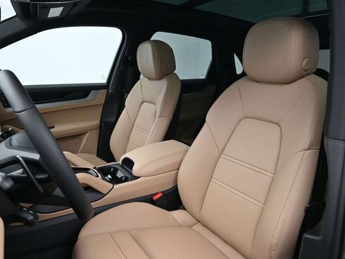 New 2026 Porsche Cayenne image 5