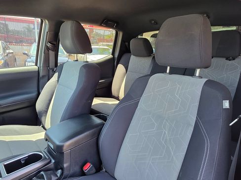 Used 2020 Toyota Tacoma TRD Off-Road w/ Technology Package RWD image 23