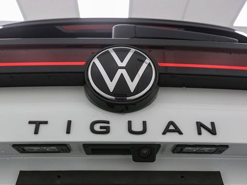New 2026 Volkswagen Tiguan SE R-Line AWD/4WD image 13