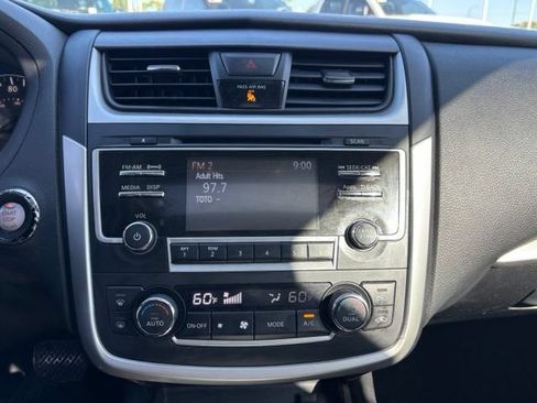 Used 2016 Nissan Altima 2.5 SV w/ Convenience Package FWD image 24