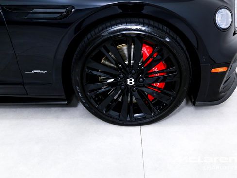 Used 2023 Bentley Flying Spur W12 image 40