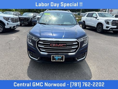 Certified 2022 GMC Terrain SLT AWD/4WD image 8