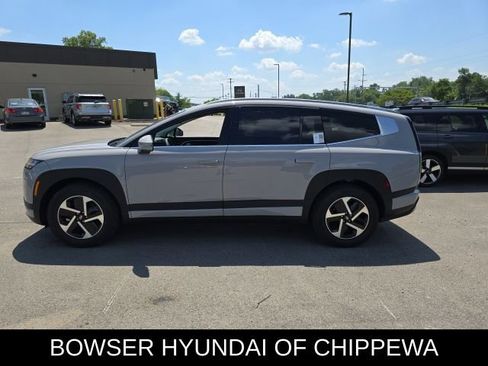 New 2026 Hyundai Ioniq 9 SE image 2