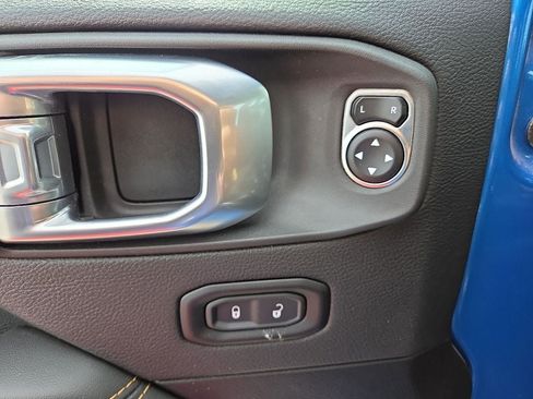 Used 2024 Jeep Gladiator Sport image 21