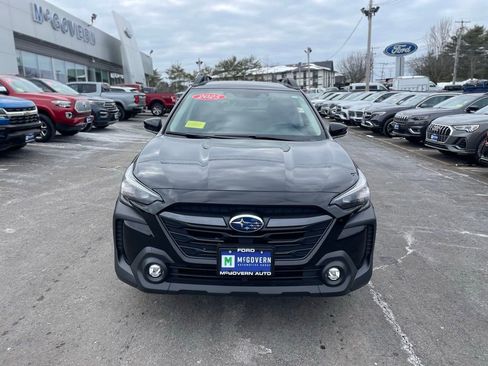 Used 2025 Subaru Outback Premium image 8