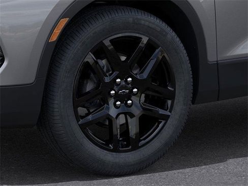 New 2025 Chevrolet Blazer LT image 9