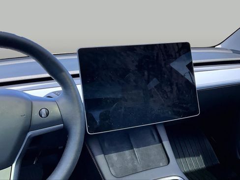Used 2023 Tesla Model 3 Standard Range RWD image 6