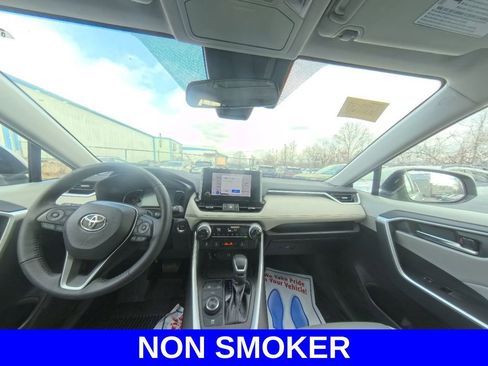 Used 2023 Toyota RAV4 XLE Premium image 25