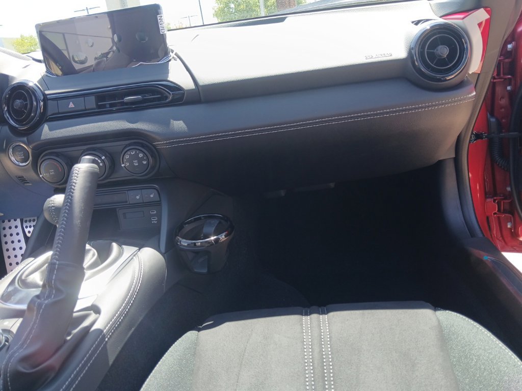 New 2026 MAZDA MX-5 Miata Club w/ Interior Package RWD image 11