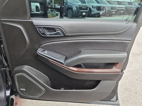 Used 2019 GMC Yukon XL SLT AWD/4WD image 39