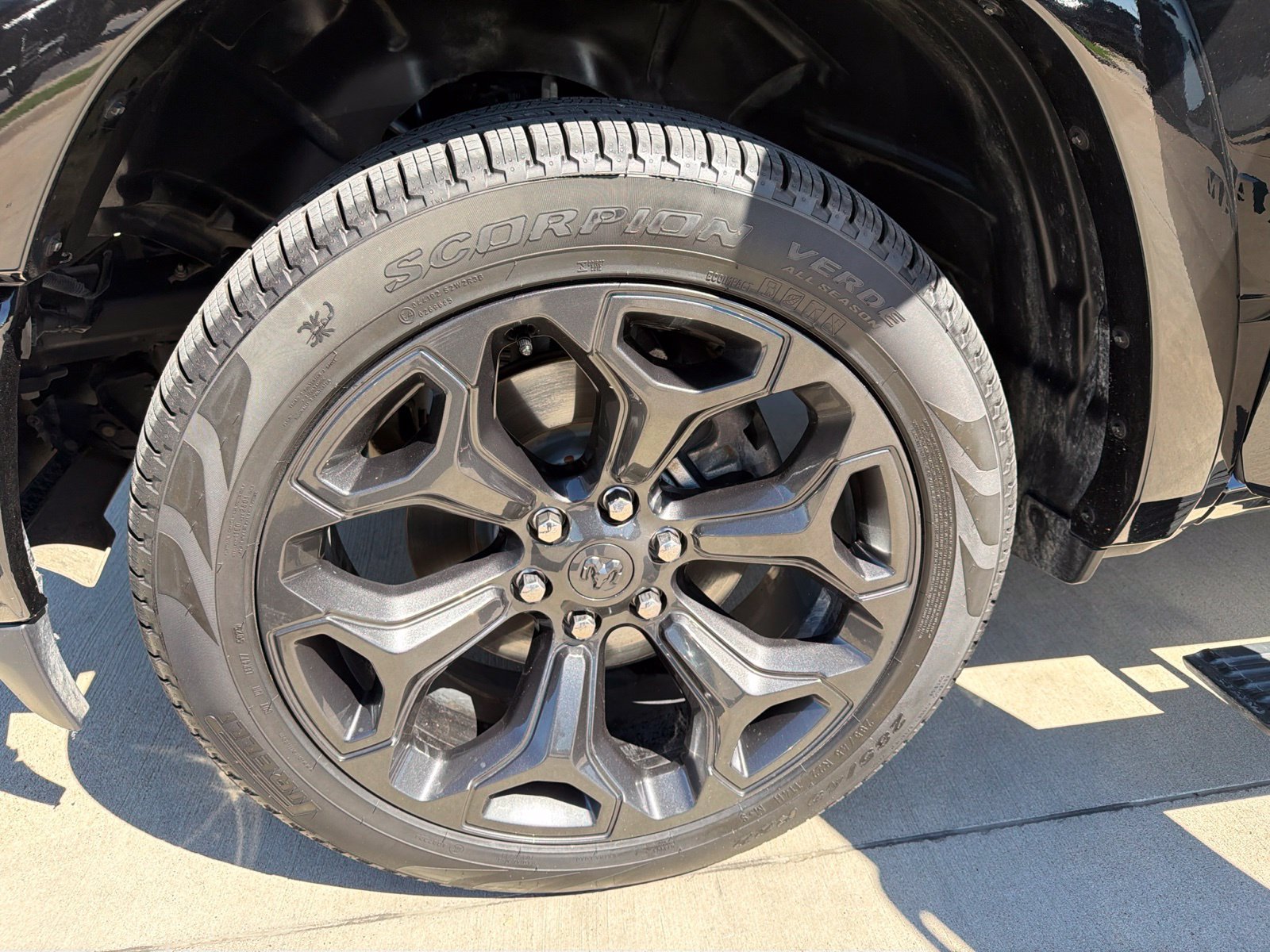 Used 2022 RAM 1500 Limited AWD/4WD image 12