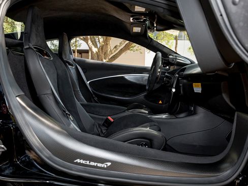 Used 2023 McLaren Artura image 70