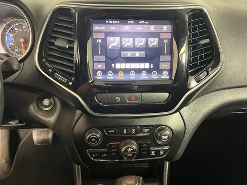 Certified 2019 Jeep Cherokee Limited w/ Trailer Tow Group AWD/4WD image 24