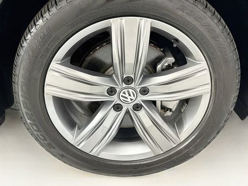 Used 2021 Volkswagen Tiguan SEL FWD image 31