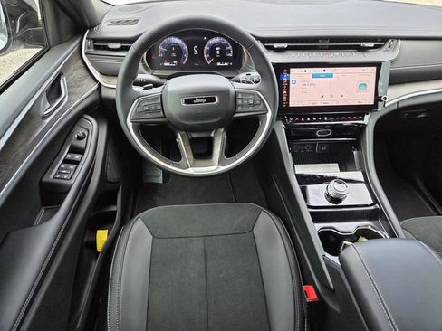 New 2026 Jeep Grand Cherokee L 2WD image 10