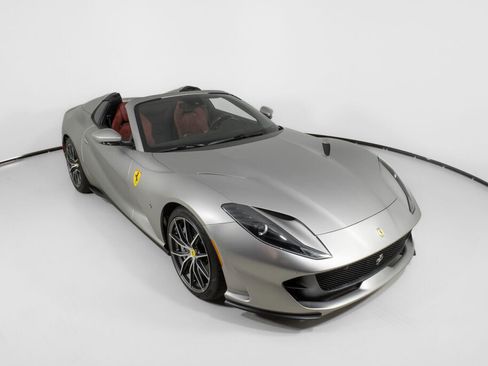 Used 2022 Ferrari 812 GTS image 12