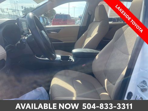Certified 2020 Toyota RAV4 XLE w/ Convenience Package FWD image 29