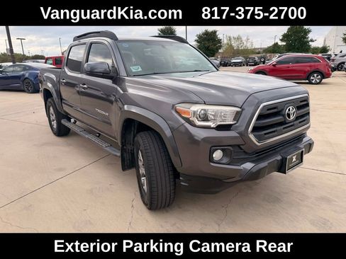 Used 2017 Toyota Tacoma SR5 w/ Tow Package image 5