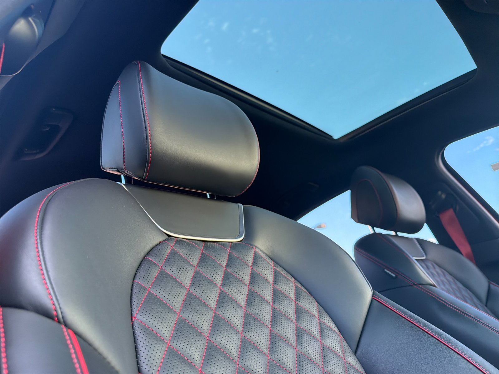 Used 2023 Genesis G70 3.3T w/ Sport Prestige Package RWD image 16