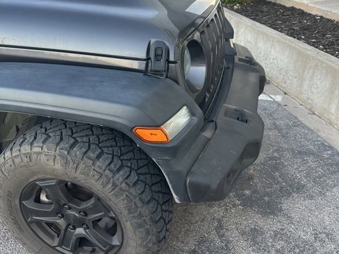 Used 2018 Jeep Wrangler Unlimited Sport S image 3