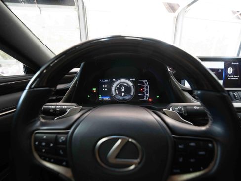 Used 2019 Lexus ES 300h w/ Premium Package FWD image 15