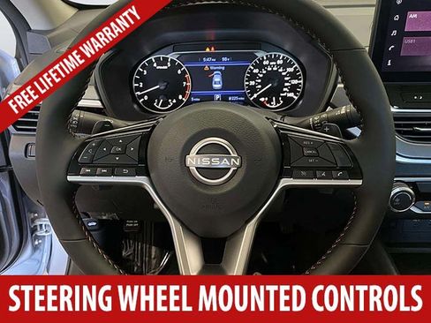 New 2026 Nissan Altima 2.5 SR FWD image 9