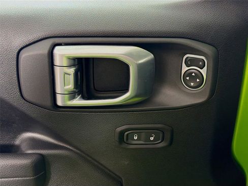 Used 2025 Jeep Gladiator Willys image 18