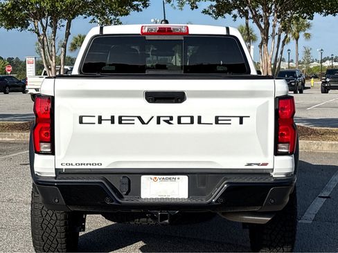 Used 2023 Chevrolet Colorado ZR2 w/ ZR2 Convenience Package III image 20
