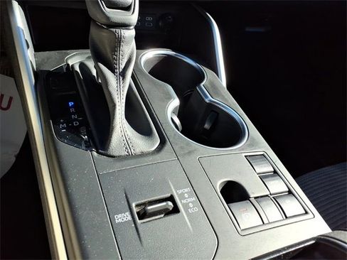 Certified 2023 Toyota Highlander L image 22