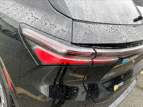 Used 2025 Chevrolet Equinox EV LT image 32