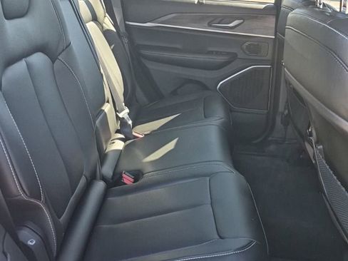 New 2024 Jeep Grand Cherokee Limited 4xe w/ Luxury Tech Group II image 31