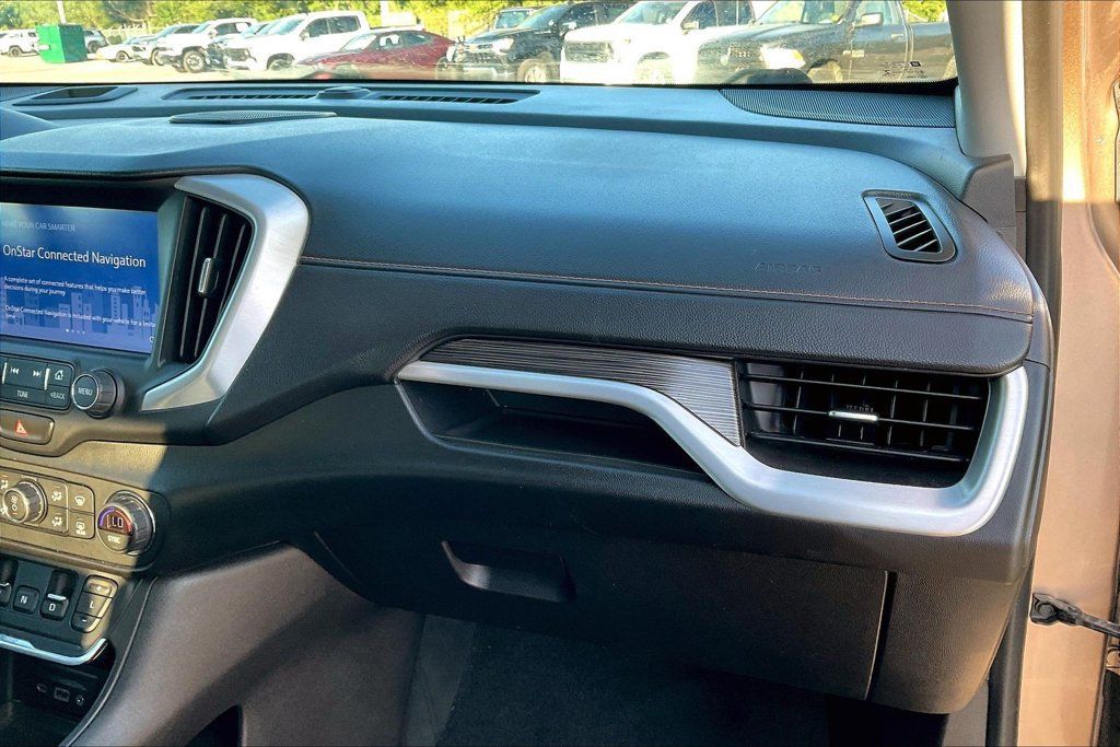 Used 2018 GMC Terrain SLT w/ Preferred Package FWD image 16