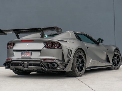Used 2021 Ferrari 812 GTS RWD image 8