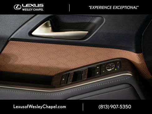 Used 2025 Lexus GX 550 w/ Accessory Package (Z1) image 40