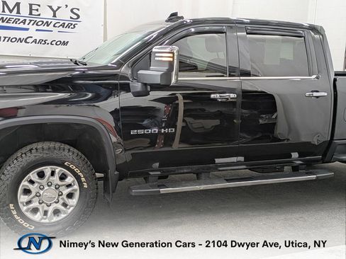 Used 2020 Chevrolet Silverado 2500 LTZ w/ LTZ Convenience Package AWD/4WD image 2