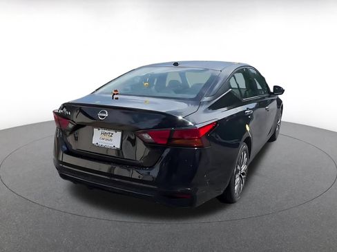 Used 2025 Nissan Altima 2.5 SV FWD image 14