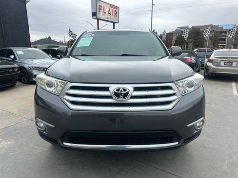 Used 2013 Toyota Highlander Limited image 2