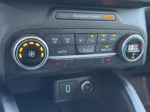 Used 2020 Ford Escape SE FWD image 18