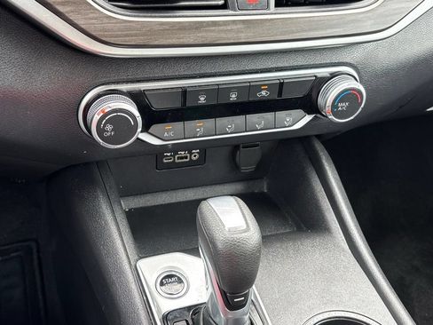 Used 2025 Nissan Altima 2.5 SV FWD image 20
