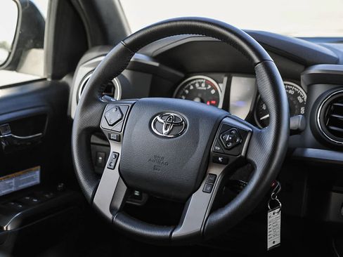 Certified 2020 Toyota Tacoma TRD Off-Road image 15