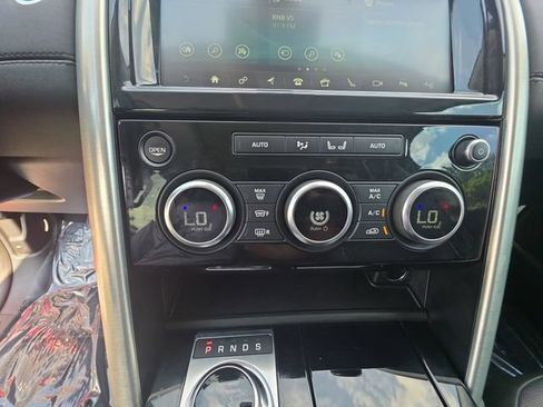 Used 2017 Land Rover Discovery HSE AWD/4WD image 23