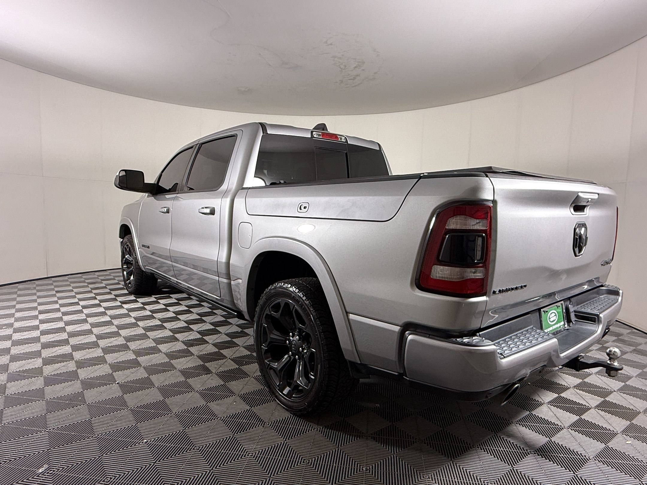 Used 2022 RAM 1500 Limited w/ Night Edition AWD/4WD image 3