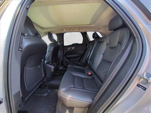 Used 2022 Volvo XC60 B5 Inscription w/ Advanced Package image 21