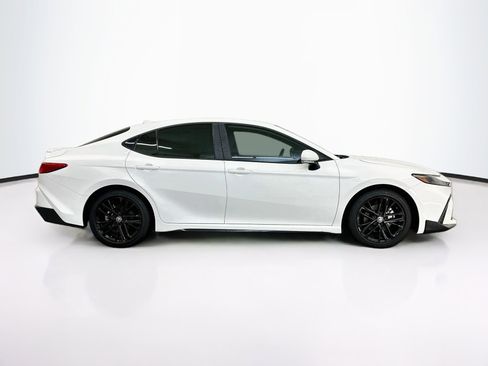 Used 2025 Toyota Camry SE w/ Convenience Package FWD image 10