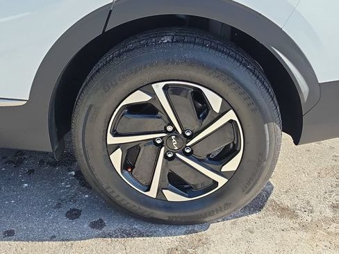 Certified 2024 Kia Sportage LX AWD/4WD image 5