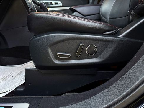 Used 2018 Ford Explorer Sport w/ Equipment Group 401A image 17