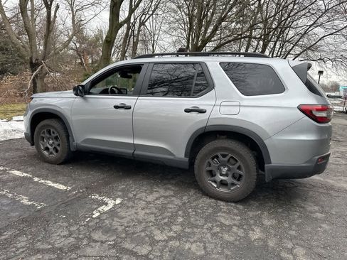 Used 2024 Honda Pilot TrailSport image 21