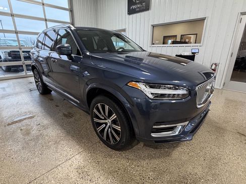 Used 2022 Volvo XC90 T8 Inscription image 10
