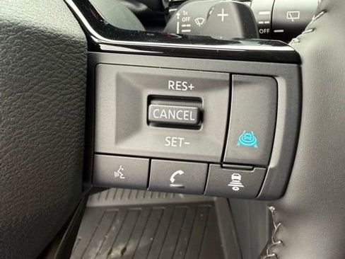 New 2026 Nissan Pathfinder SL FWD image 12